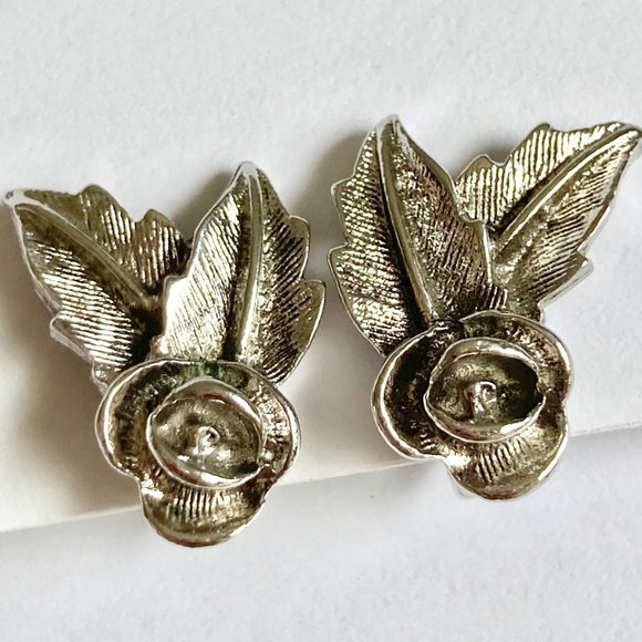 Vintage Sarah Coventry Rose Bud Flower Clip On Earrings Climber Silver Tone 70's - Picture 2 of 14